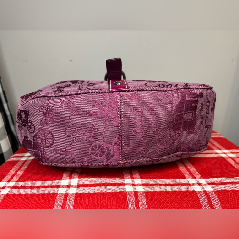 Coach Chelsea Horse & Carriage Shoulder Bag in Plum NWT 2008 - Picture 4 of 7